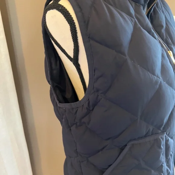 J. Crew Quilted Navy Down Puffer Vest, Zipper, Size Medium - Picture 5 of 11